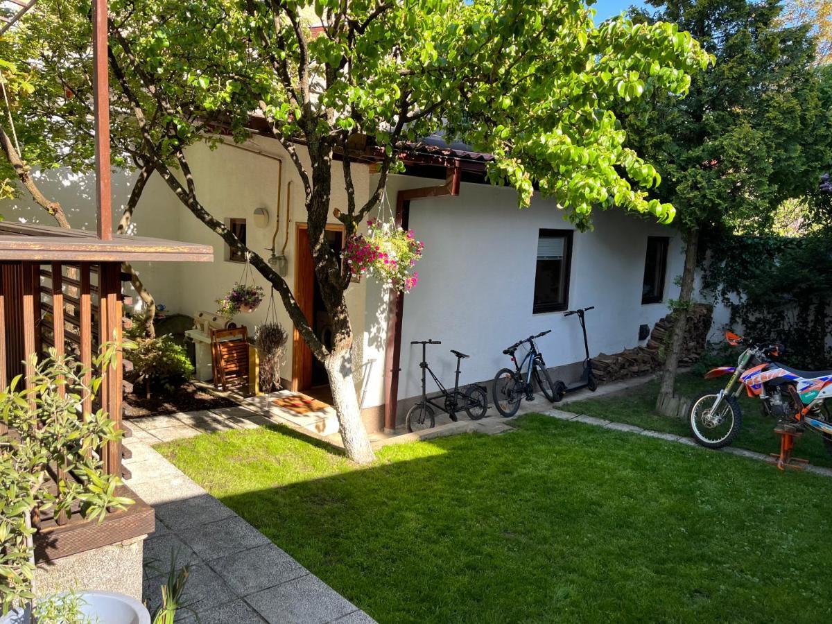 Apartments Music And Garden Saraievo Exterior foto